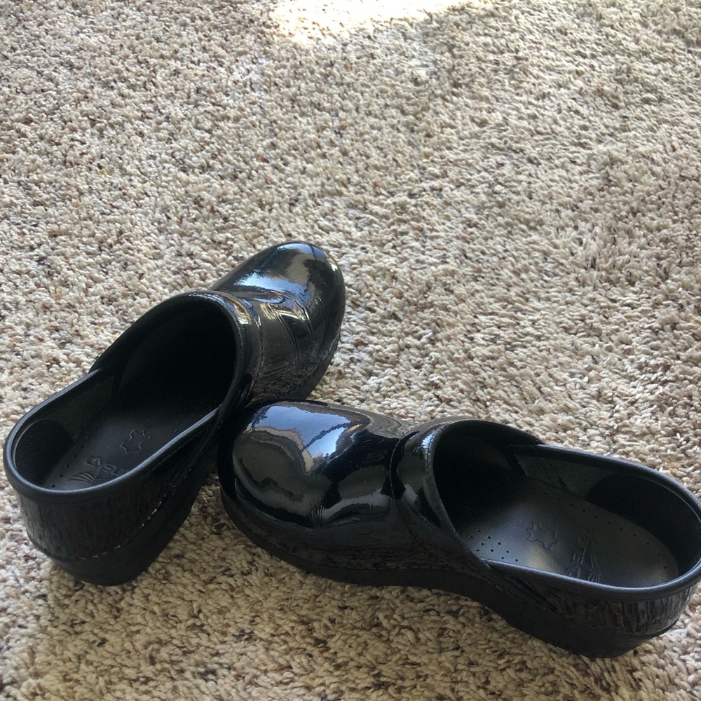 Dansko Professional Patent Black Size 37